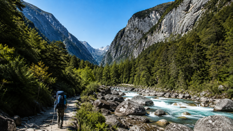 Vista de La Junta en el Valle de Cochamó, uno de los principales destinos de trekking y escalada de la Patagonia Norte